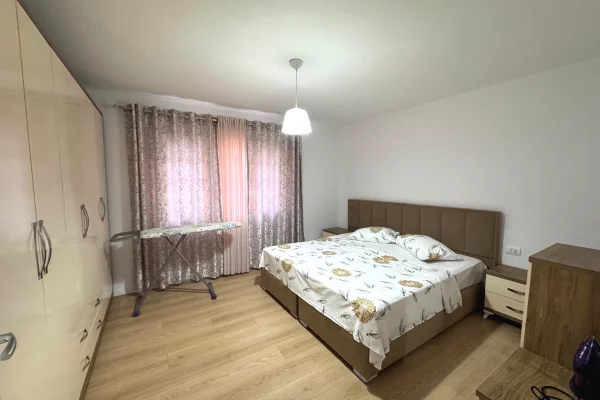 Shtepi me qera Apartament ne Tirane, 2+1, Mobilimi E mobiluar, Pagesa 45,000  Leke.