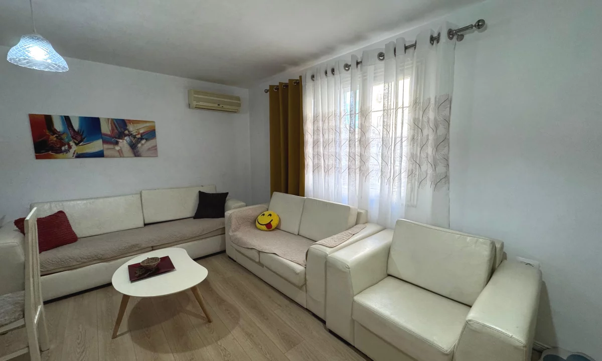 Shtepi me qera Apartament ne Tirane, 2+1, Mobilimi E mobiluar, Pagesa 45,000  Leke.