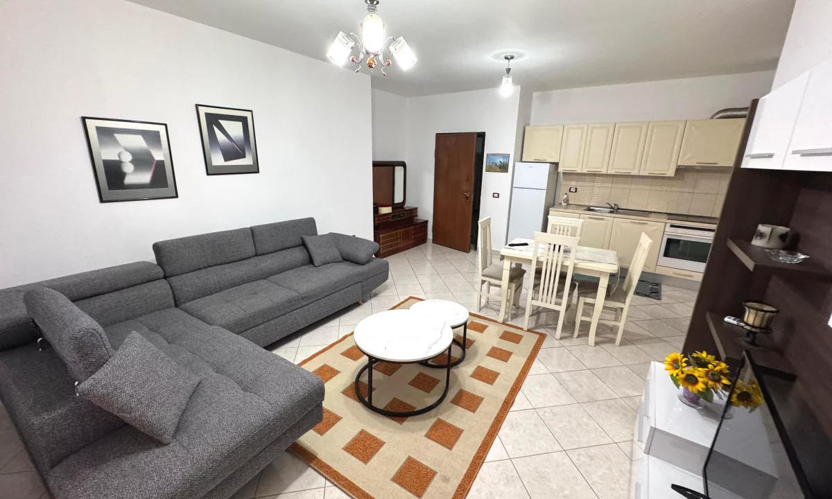 Shtepi me qera Apartament ne Tirane, 2+1, Mobilimi E mobiluar, Pagesa 50,000  Leke.