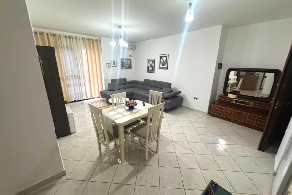 Shtepi me qera Apartament ne Tirane, 2+1, Mobilimi E mobiluar, Pagesa 50,000  Leke.