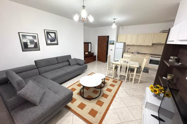 Shtepi me qera 2+1 ne Tirane - 50,000 Leke