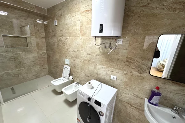 Shtepi me qera Apartament ne Tirane, 2+1, Mobilimi E mobiluar, Pagesa 700  Dollar.