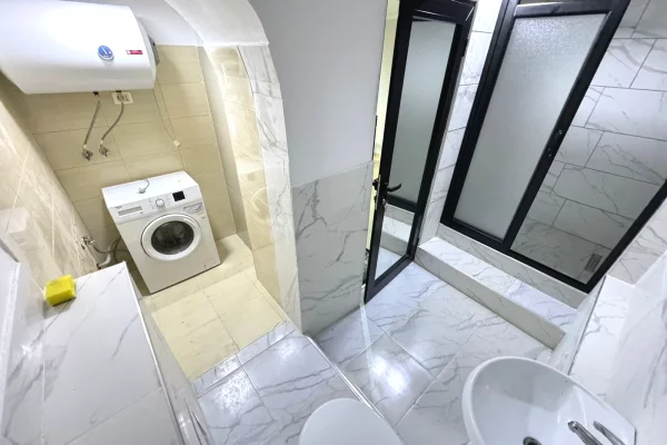 Shtepi me qera Apartament ne Tirane, 1+1, Mobilimi E mobiluar, Pagesa 35,000  Leke.