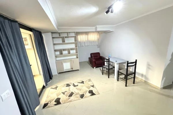 Shtepi me qera Apartament ne Tirane, 1+1, Mobilimi E mobiluar, Pagesa 35,000  Leke.