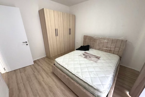 Shtepi me qera Apartament ne Tirane, 1+1, Mobilimi E mobiluar, Pagesa 550  Euro.