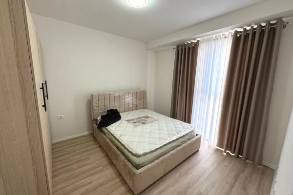 Shtepi me qera Apartament ne Tirane, 1+1, Mobilimi E mobiluar, Pagesa 550  Euro.