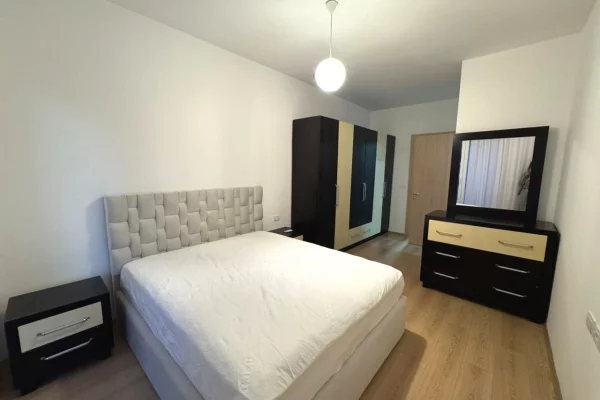 Shtepi me qera Apartament ne Tirane, 2+1, Mobilimi E mobiluar, Pagesa 75,000  Leke.
