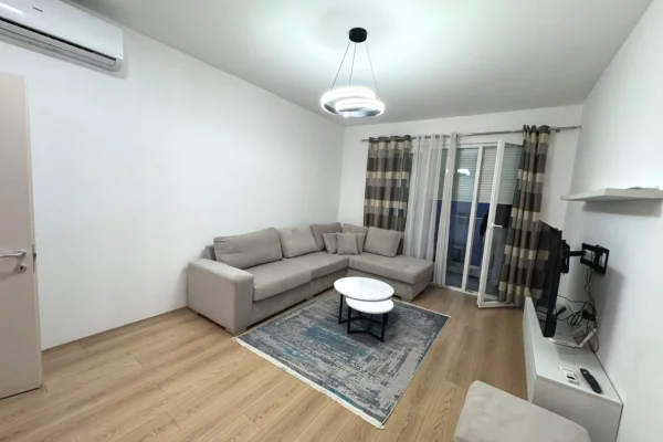 Shtepi me qera Apartament ne Tirane, 2+1, Mobilimi E mobiluar, Pagesa 75,000  Leke.