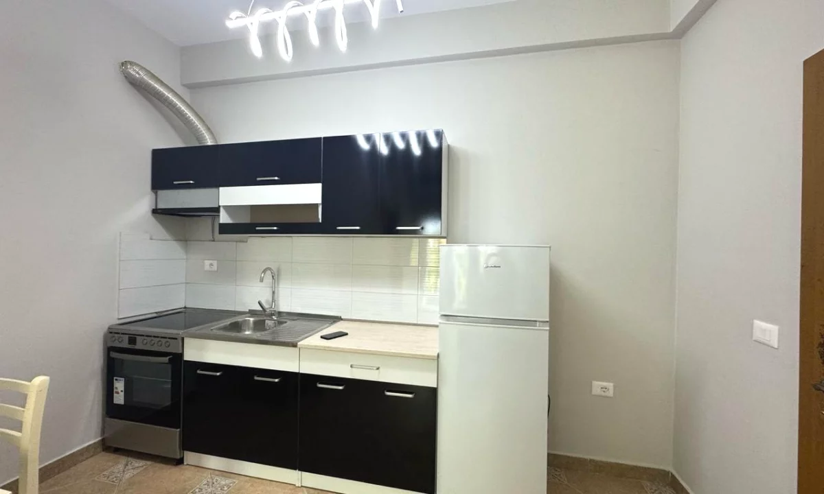 Appartamento in affitto a Tirana 1+1, Arredato