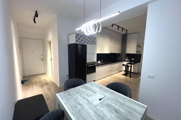 Appartamento in vendita a Tirana 2+1, Arredato