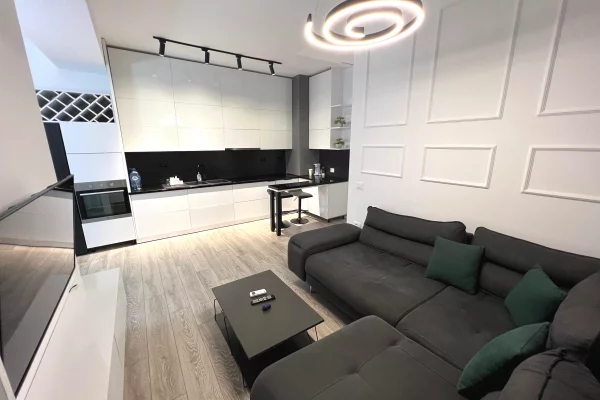 Appartamento in vendita a Tirana 2+1, Arredato