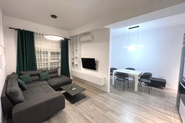 Appartamento in vendita a Tirana 2+1, Arredato