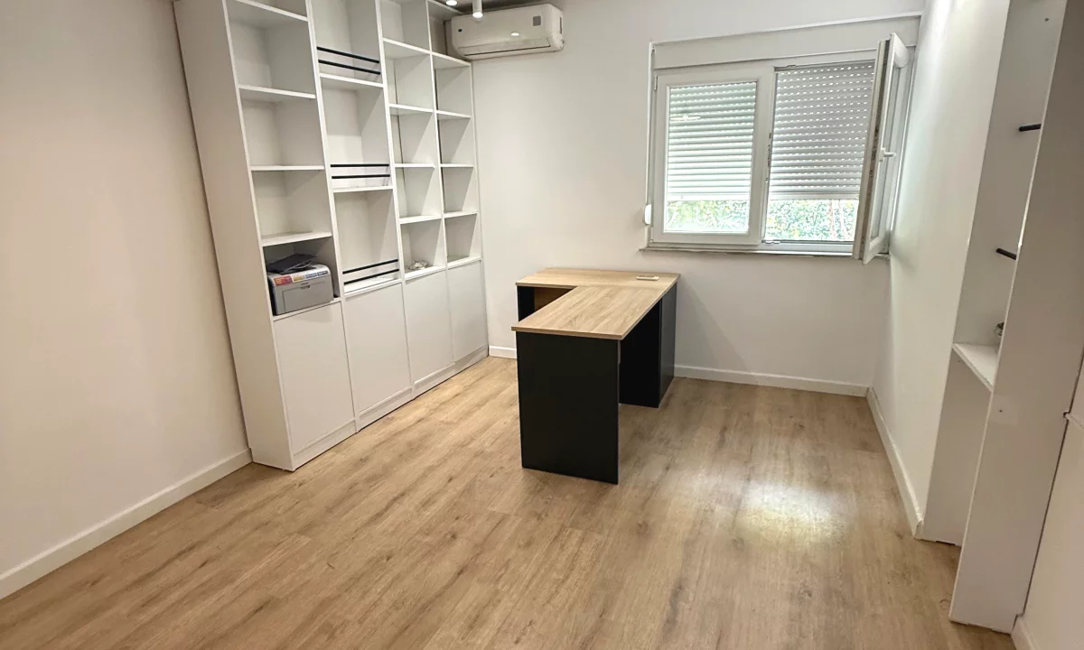 Shtepi me qera Apartament ne Tirane, 1+1, Mobilimi Bosh, pa mobiluar, Pagesa 330  Euro.
