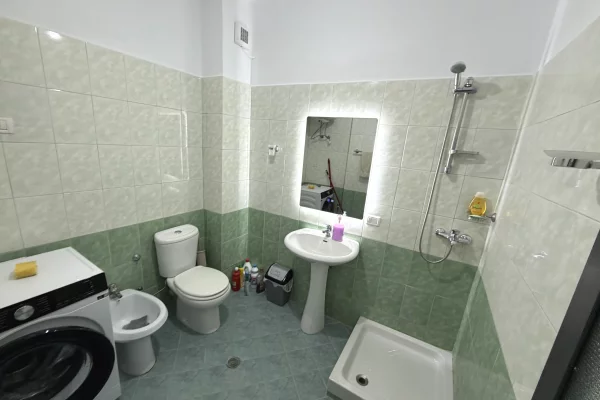 Appartamento in affitto a Tirana 2+1, Arredato