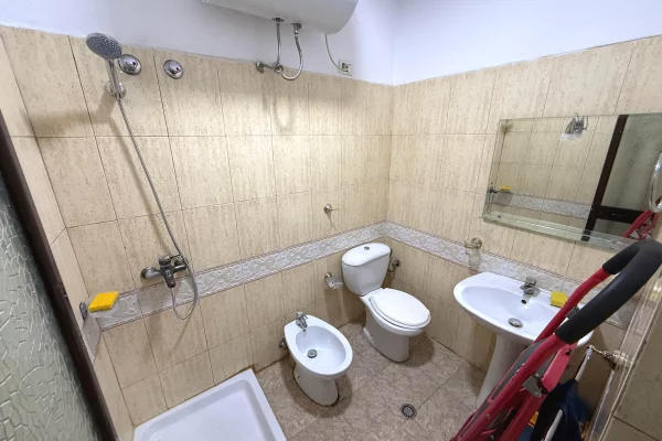 Appartamento in affitto a Tirana 1+1, Arredato