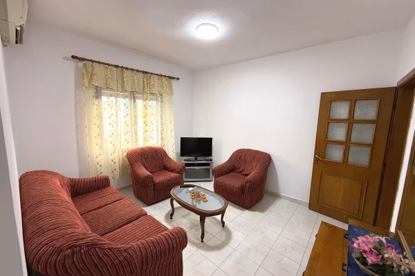 Appartamento in affitto a Tirana 1+1, Arredato