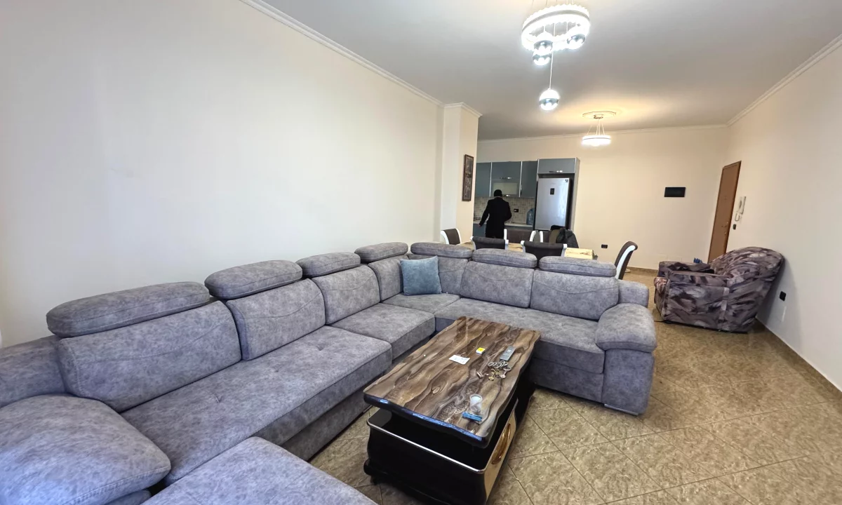 Shtepi me qera Apartament ne Tirane, 2+1, Mobilimi E mobiluar, Pagesa 50,000  Leke.