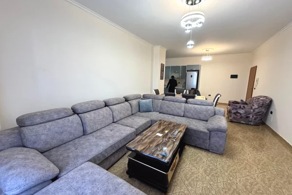 Qera apartament 2+1  Kati 4 pallat me ashensor  E mobiluar  Cmimi 50.000 leke  yzberisht 