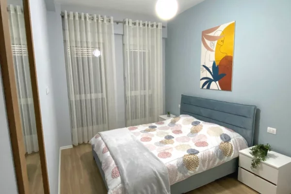 Shtepi me qera Apartament ne Tirane, 1+1, Mobilimi E mobiluar, Pagesa 60,000  Leke.