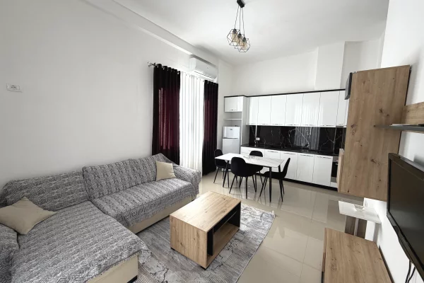 Shtepi me qera 2+1 ne Tirane - 55,000 Leke