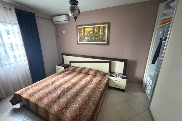 Shtepi me qera Apartament ne Tirane, 2+1, Mobilimi E mobiluar, Pagesa 450  Euro.
