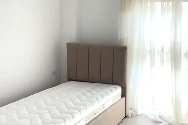 Shtepi me qera Apartament ne Tirane, 3+1, Mobilimi E mobiluar, Pagesa 500  Euro.