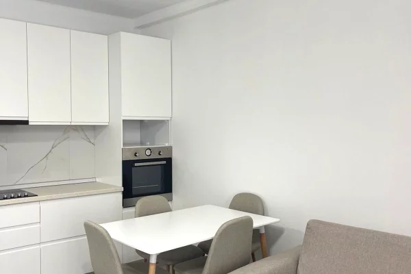 Shtepi me qera Apartament ne Tirane, 3+1, Mobilimi E mobiluar, Pagesa 500  Euro.