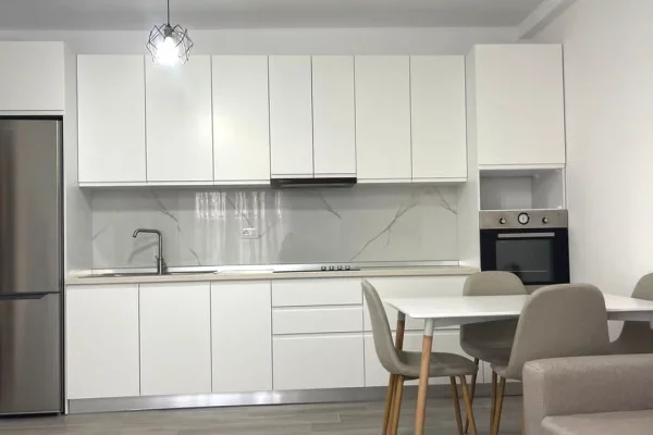 Shtepi me qera Apartament ne Tirane, 3+1, Mobilimi E mobiluar, Pagesa 500  Euro.