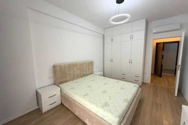 Shtepi me qera Apartament ne Tirane, 1+1, Mobilimi E mobiluar, Pagesa 55,000  Leke.