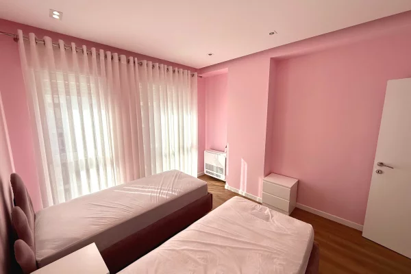 Shtepi me qera Apartament ne Tirane, 2+1, Mobilimi E mobiluar, Pagesa 500  Euro.