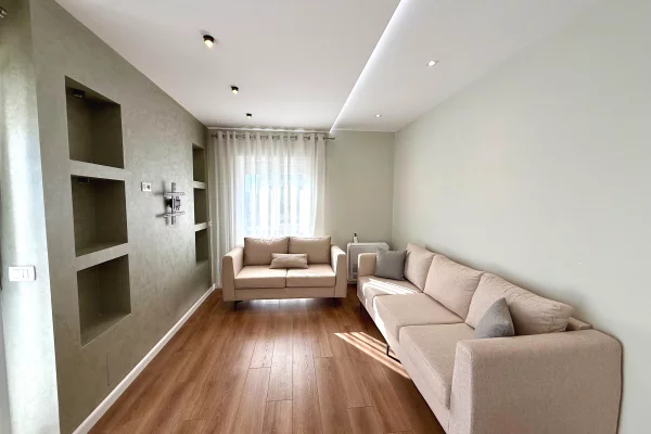 Shtepi me qera 2+1 ne Tirane - 500 Euro