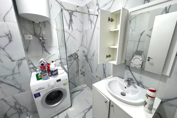 Shtepi me qera Apartament ne Tirane, 1+1, Mobilimi E mobiluar, Pagesa 50,000  Leke.