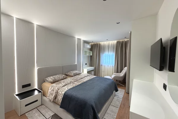 Shtepi me qera Apartament ne Tirane, 1+1, Mobilimi E mobiluar, Pagesa 1,200  Euro.