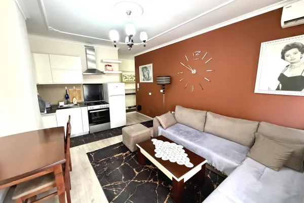 Shtepi me qera Apartament ne Tirane, 1+1, Mobilimi E mobiluar, Pagesa 50,000  Leke.