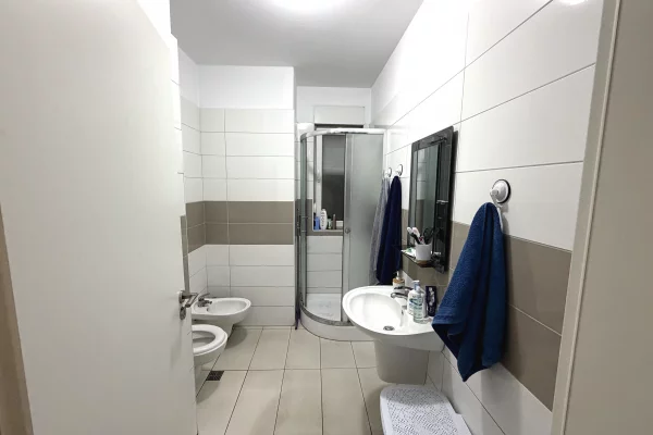 Shtepi me qera Apartament ne Tirane, 1+1, Mobilimi E mobiluar, Pagesa 50,000  Leke.