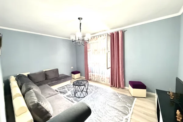 Shtepi me qera Apartament ne Tirane, 2+1, Mobilimi E mobiluar, Pagesa 40,000  Leke.