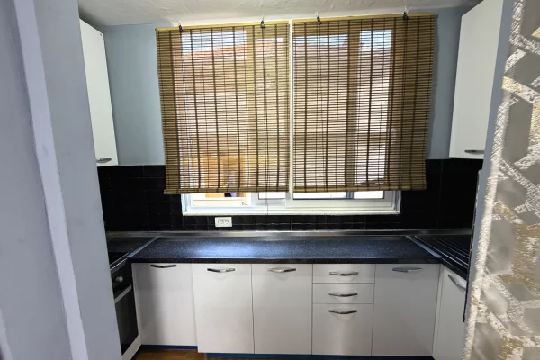 Shtepi me qera Apartament ne Tirane, 2+1, Mobilimi E mobiluar, Pagesa 40,000  Leke.