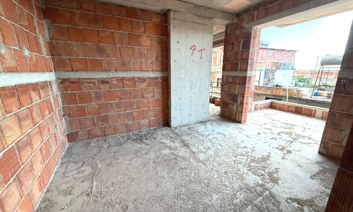 Shtepi ne shitje Apartament ne Tirane, 1+1, Mobilimi Bosh, pa mobiluar, Pagesa 112,000  Euro.