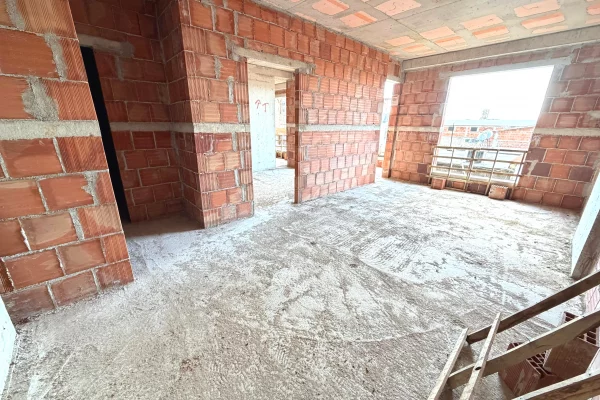 Shtepi ne shitje Apartament ne Tirane, 1+1, Mobilimi Bosh, pa mobiluar, Pagesa 112,000  Euro.