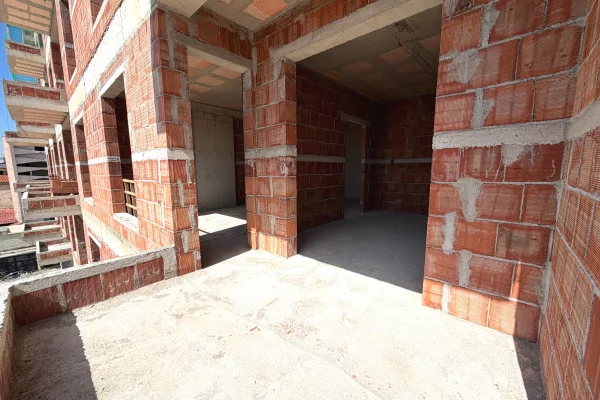 Shtepi ne shitje Apartament ne Tirane, 1+1, Mobilimi Bosh, pa mobiluar, Pagesa 112,000  Euro.
