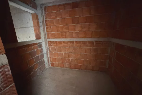 Shtepi ne shitje Apartament ne Tirane, 1+1, Mobilimi Bosh, pa mobiluar, Pagesa 112,000  Euro.