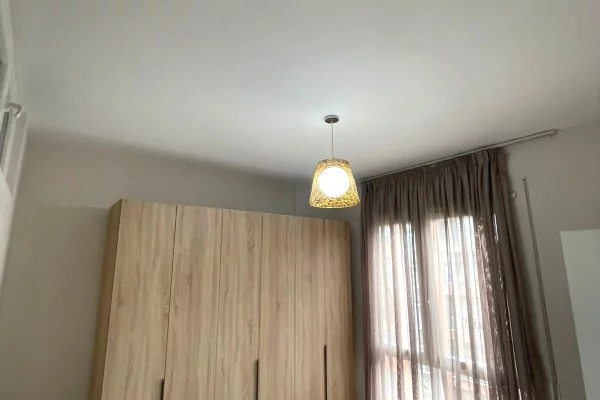 Shtepi me qera Apartament ne Tirane, 2+1, Mobilimi E mobiluar, Pagesa 500  Euro.