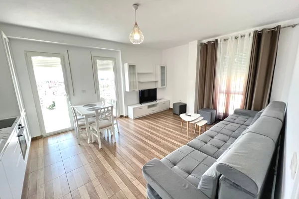 Shtepi me qera 2+1 ne Tirane - 50,000 Leke