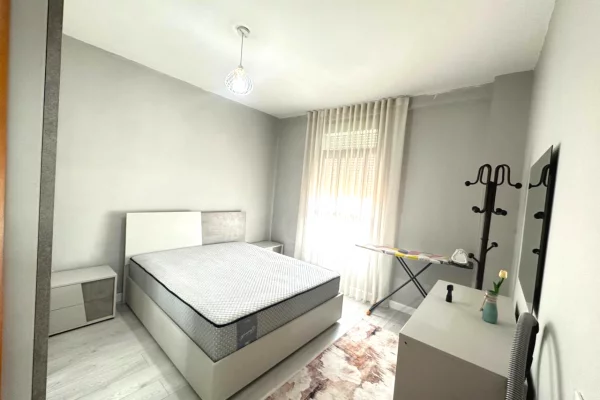 Shtepi me qera Apartament ne Tirane, 2+1, Mobilimi E mobiluar, Pagesa 600  Euro.