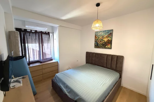 Shtepi ne shitje Apartament ne Tirane, 2+1, Mobilimi E mobiluar, Pagesa 160,000  Euro.