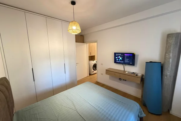 Shtepi ne shitje Apartament ne Tirane, 2+1, Mobilimi E mobiluar, Pagesa 160,000  Euro.