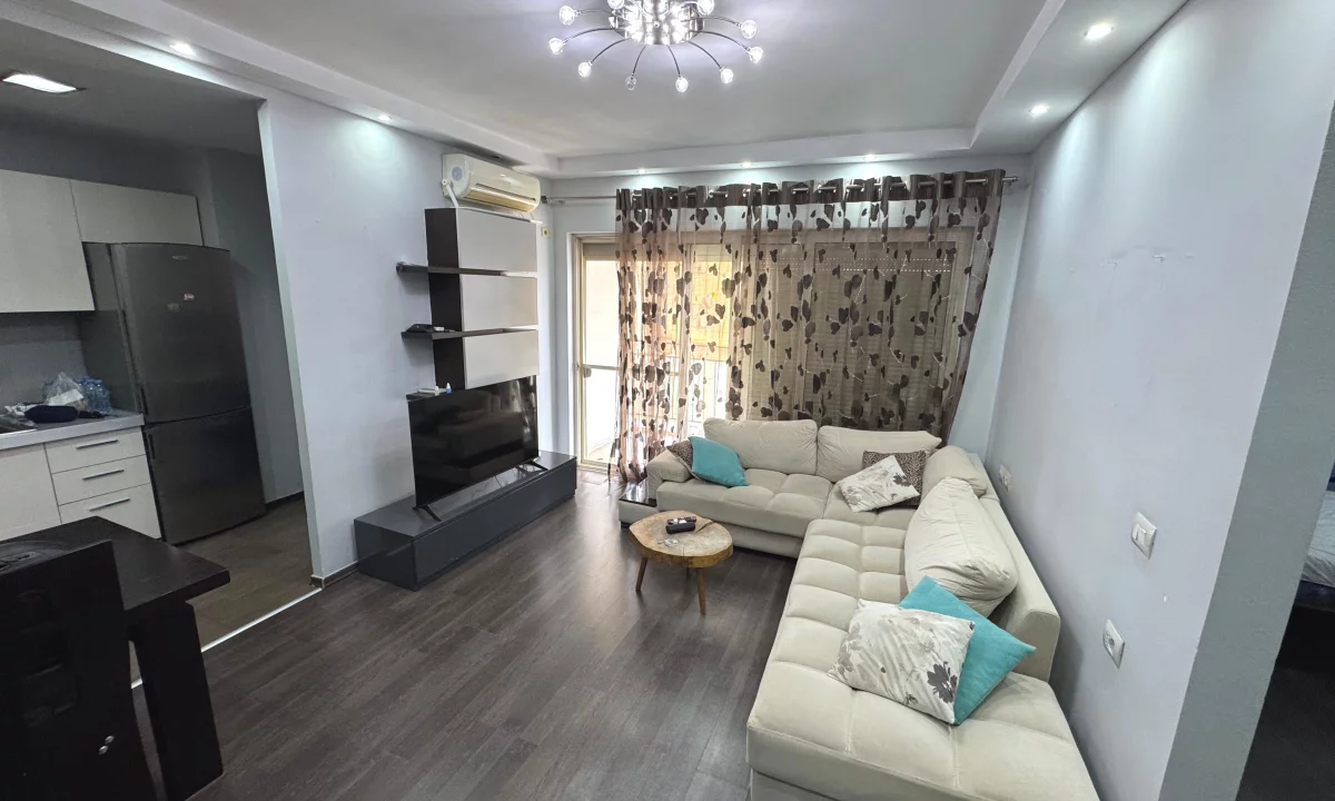 Shtepi me qera Apartament ne Tirane, 2+1, Mobilimi E mobiluar, Pagesa 550  Euro.