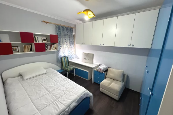 Shtepi me qera Apartament ne Tirane, 2+1, Mobilimi E mobiluar, Pagesa 550  Euro.