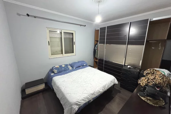 Shtepi me qera Apartament ne Tirane, 2+1, Mobilimi E mobiluar, Pagesa 550  Euro.