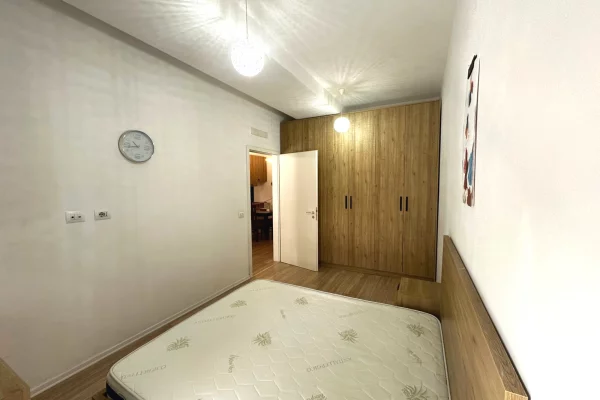 Shtepi me qera Apartament ne Tirane, 1+1, Mobilimi E mobiluar, Pagesa 450  Euro.